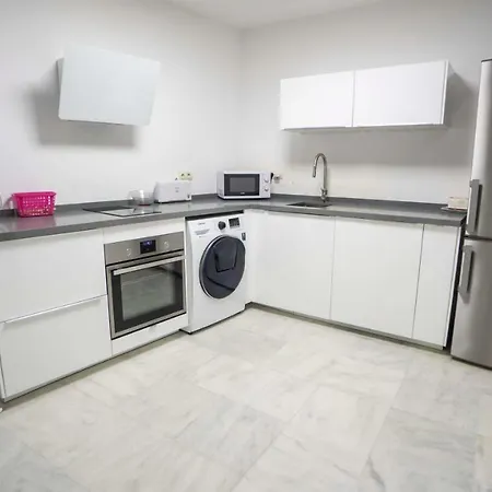 Rentalsevilla Espacioso Duplex En La Puerta Real Sevilha