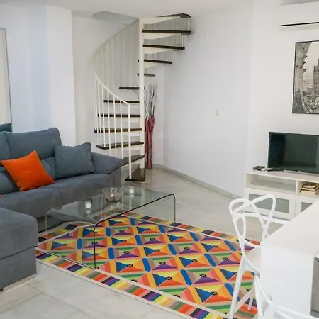 Rentalsevilla Espacioso Duplex En La Puerta Real Apartamento