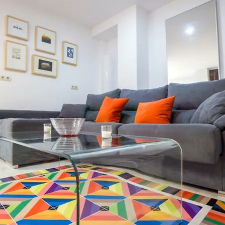 Rentalsevilla Espacioso Duplex En La Puerta Real Sevilha