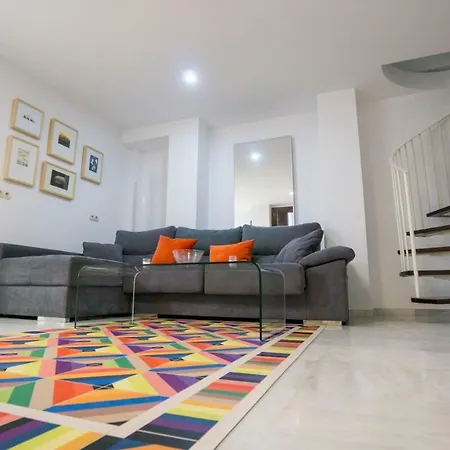 Rentalsevilla Espacioso Duplex En La Puerta Real Apartment